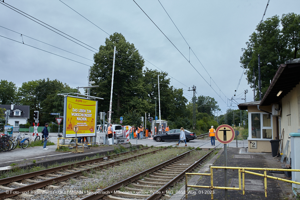 01.08.2023 - Bahnschranke an der S-Bahn Fasanerie