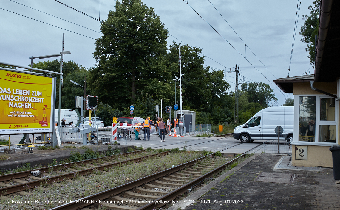 01.08.2023 - Bahnschranke an der S-Bahn Fasanerie