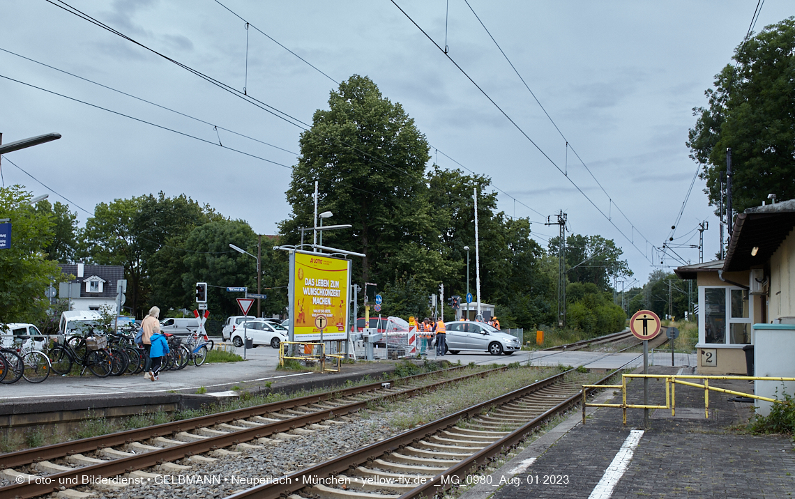 01.08.2023 - Bahnschranke an der S-Bahn Fasanerie