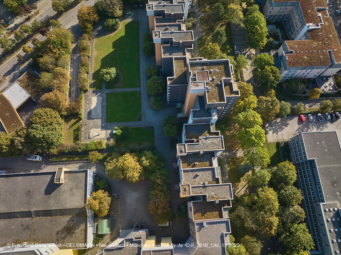 13.10.2023 - unser Marx-Zentrum und Wohnanlage Karl-Marx-Ring 52-62 in Neuperlach