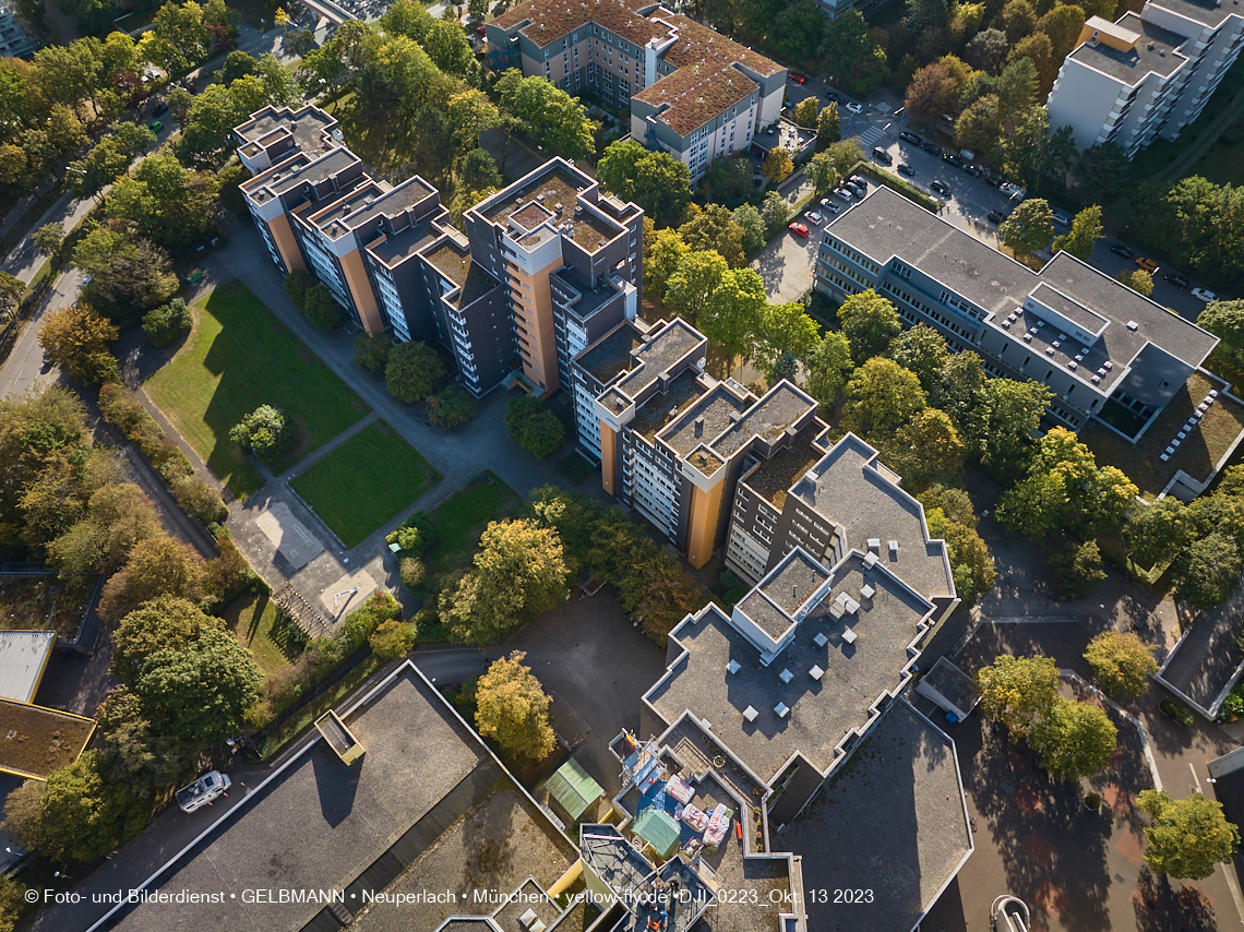 13.10.2023 - unser Marx-Zentrum und Wohnanlage Karl-Marx-Ring 52-62 in Neuperlach