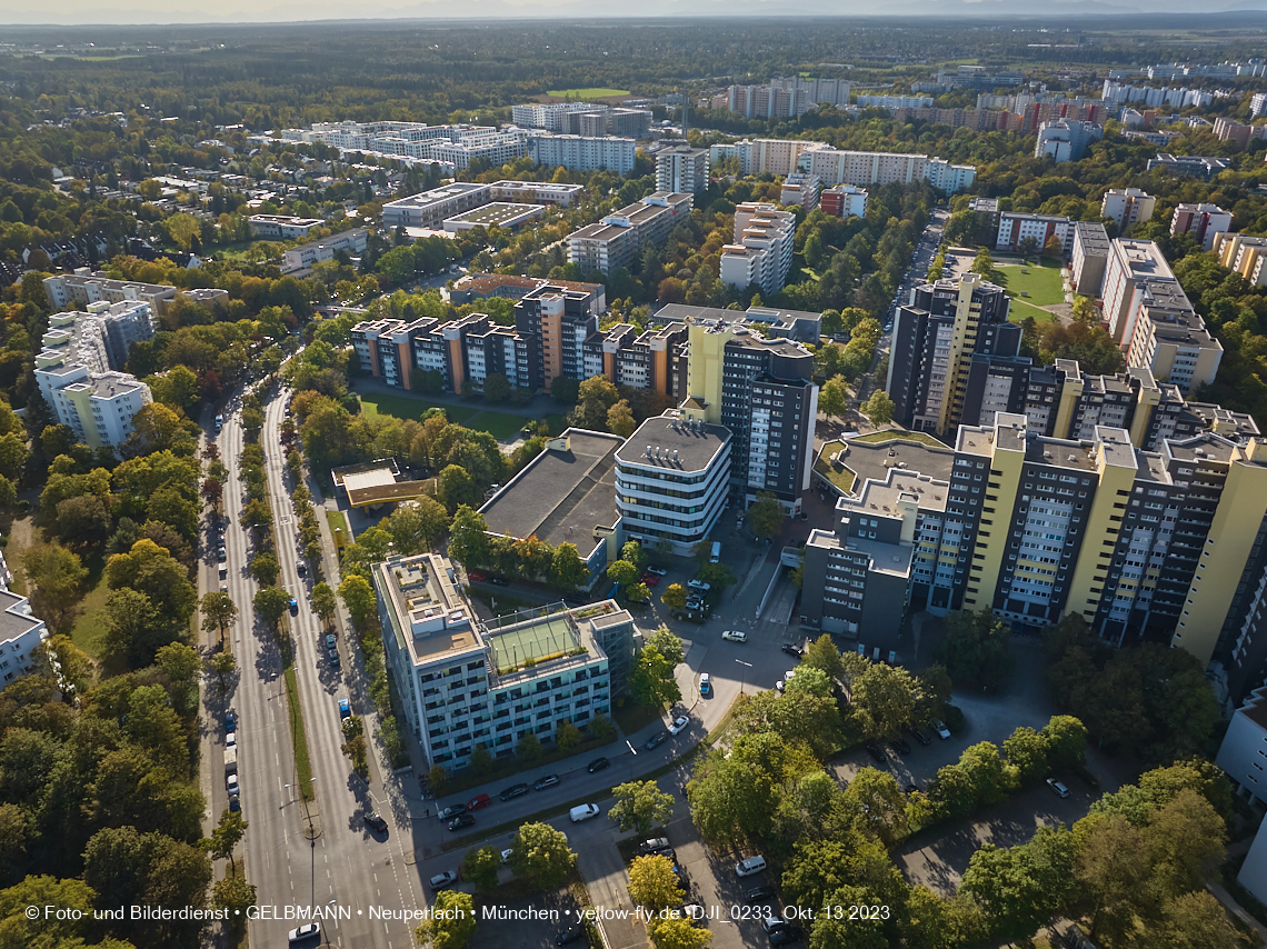 13.10.2023 - unser Marx-Zentrum und Wohnanlage Karl-Marx-Ring 52-62 in Neuperlach