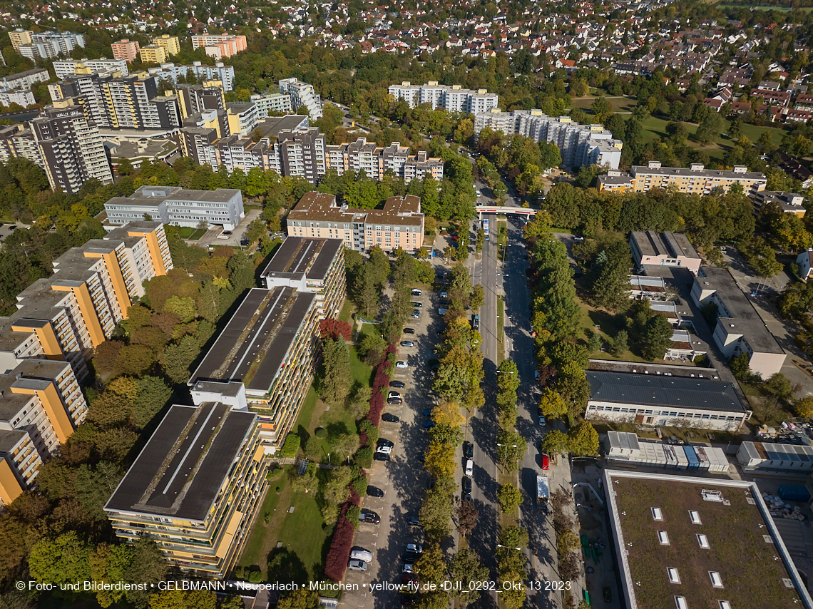 13.10.2023 - unser Marx-Zentrum und Wohnanlage Karl-Marx-Ring 52-62 in Neuperlach