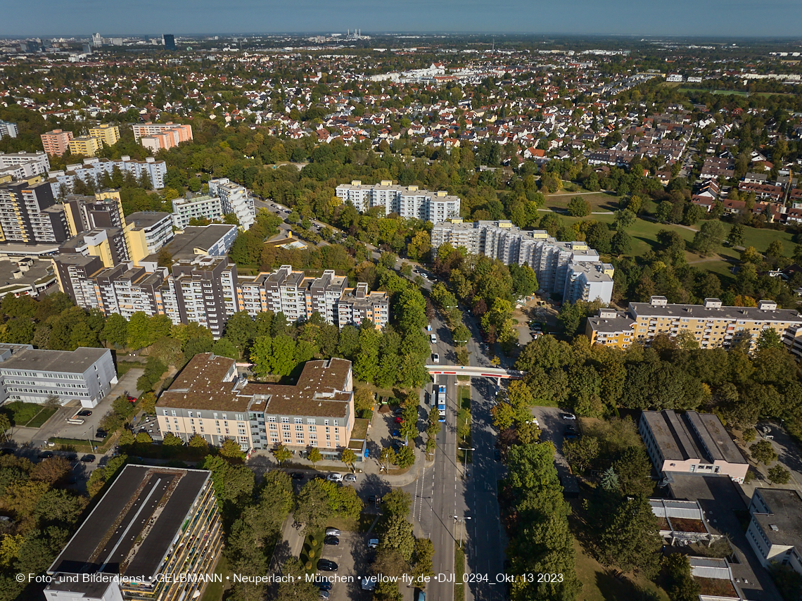 13.10.2023 - unser Marx-Zentrum und Wohnanlage Karl-Marx-Ring 52-62 in Neuperlach