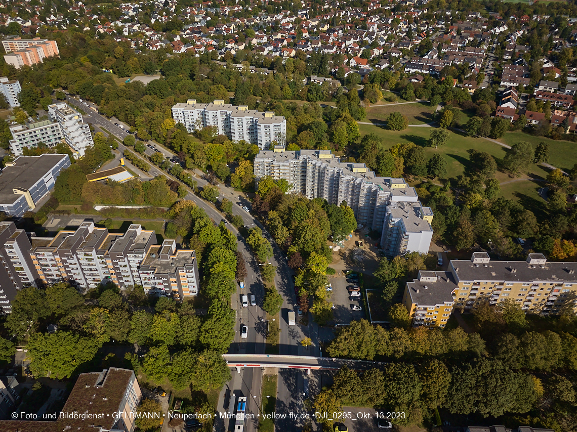 13.10.2023 - unser Marx-Zentrum und Wohnanlage Karl-Marx-Ring 52-62 in Neuperlach