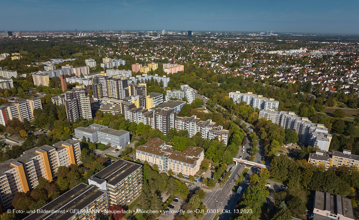 13.10.2023 - unser Marx-Zentrum und Wohnanlage Karl-Marx-Ring 52-62 in Neuperlach