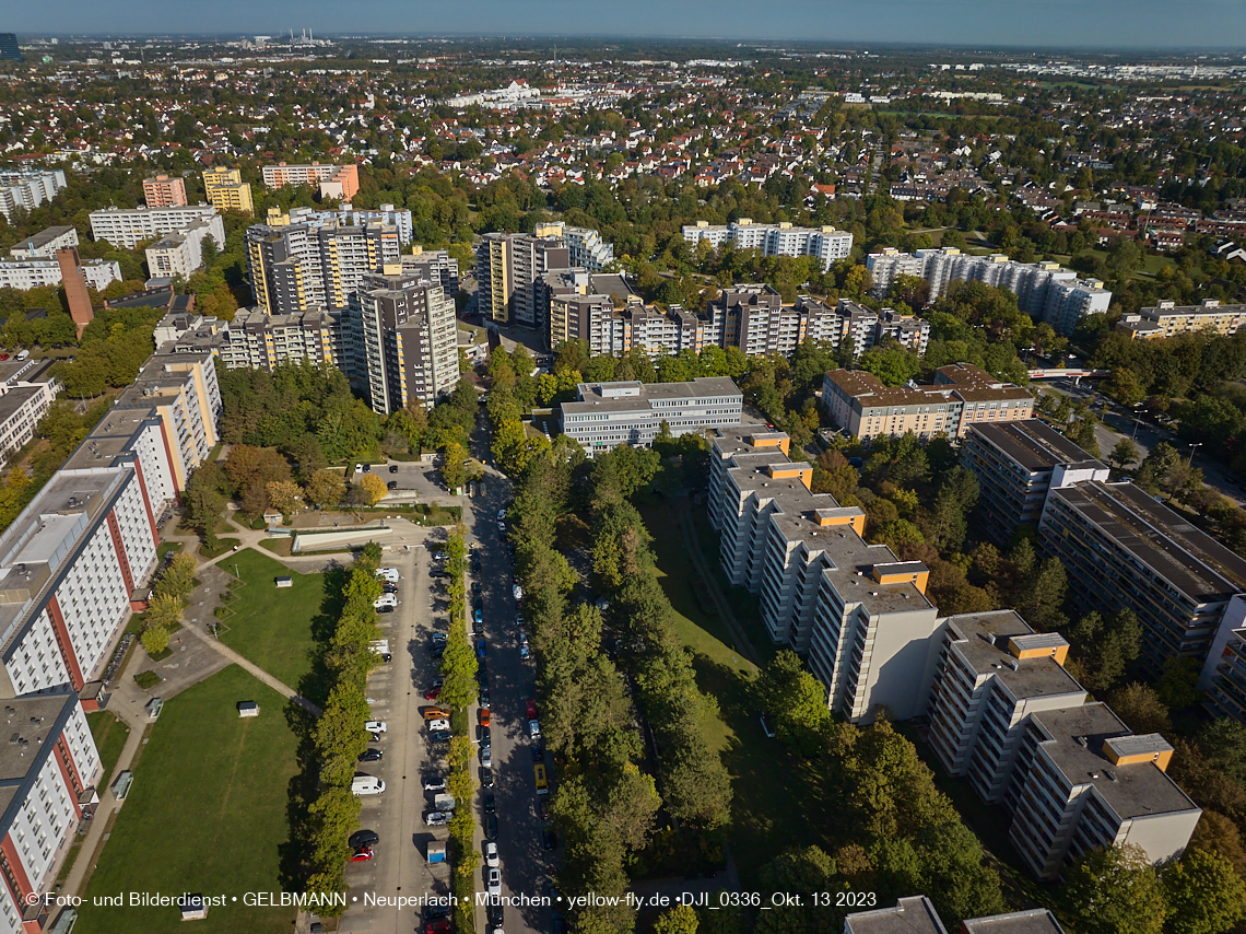 13.10.2023 - unser Marx-Zentrum und Wohnanlage Karl-Marx-Ring 52-62 in Neuperlach