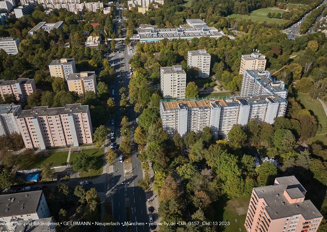 13.10.2023 - GEWOFAG-Sanierung am Karl-Marx-Ring 11-21 in Neuperlach