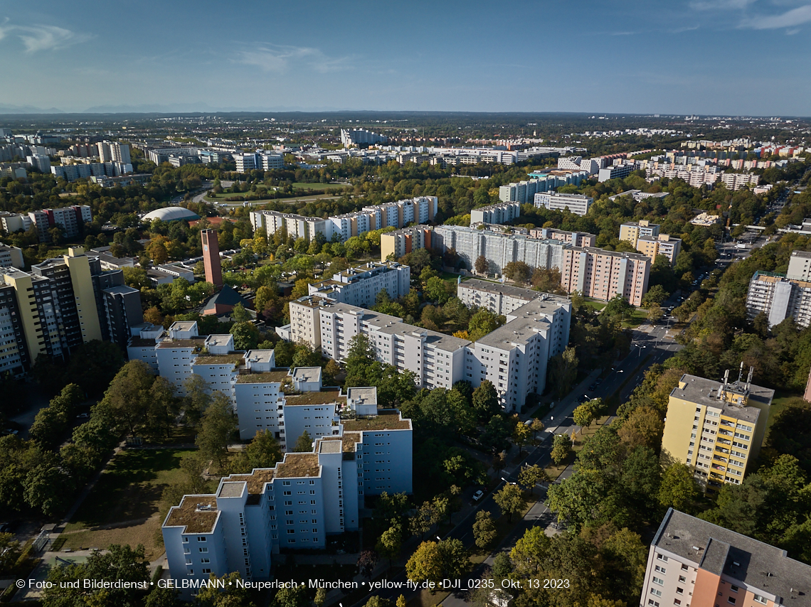 13.10.2023 - GEWOFAG-Sanierung am Karl-Marx-Ring 11-21 in Neuperlach