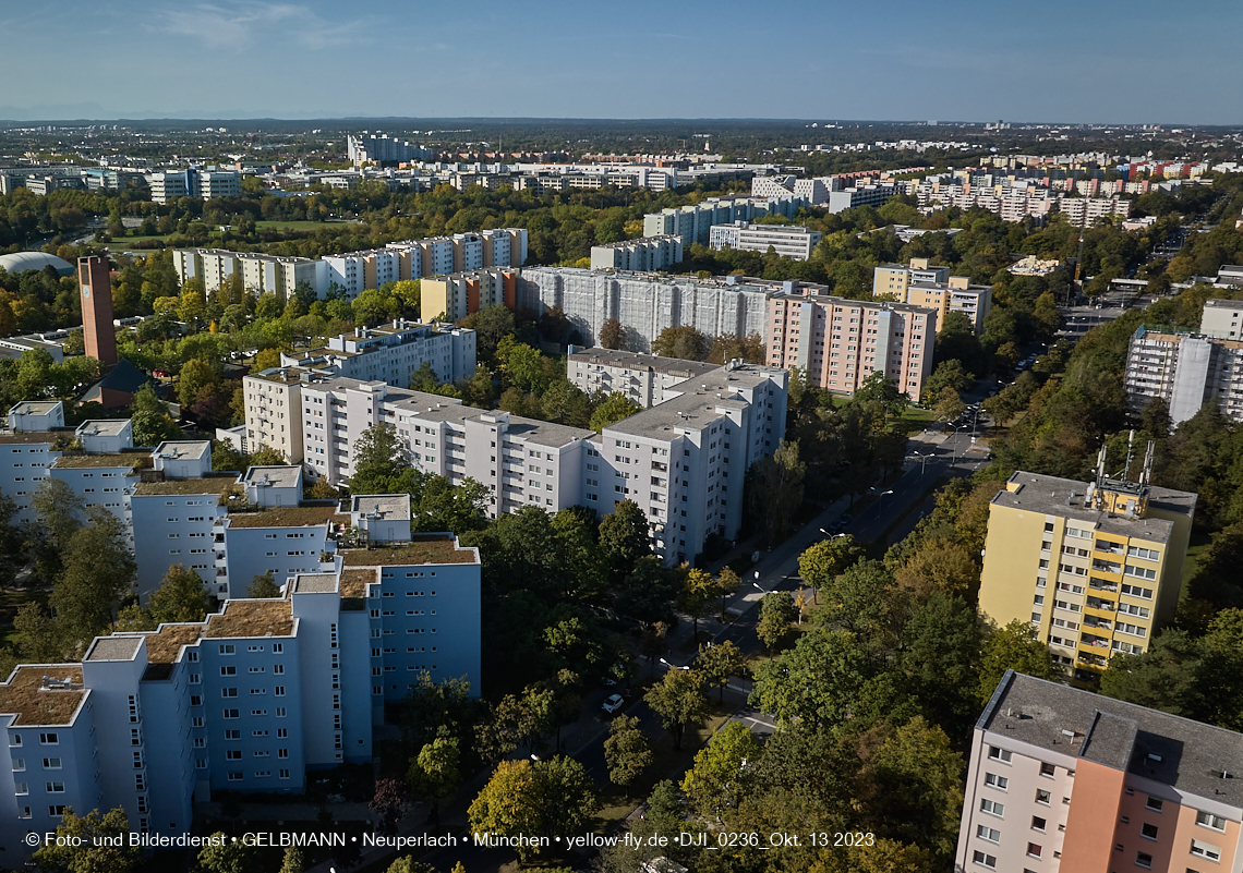 13.10.2023 - GEWOFAG-Sanierung am Karl-Marx-Ring 11-21 in Neuperlach