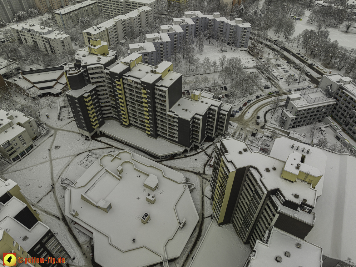 05.12.2021 - Karl-Marx-Ring und Marx-Zentrum in Neuperlach