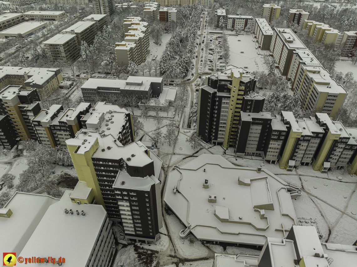 05.12.2021 - Karl-Marx-Ring und Marx-Zentrum in Neuperlach