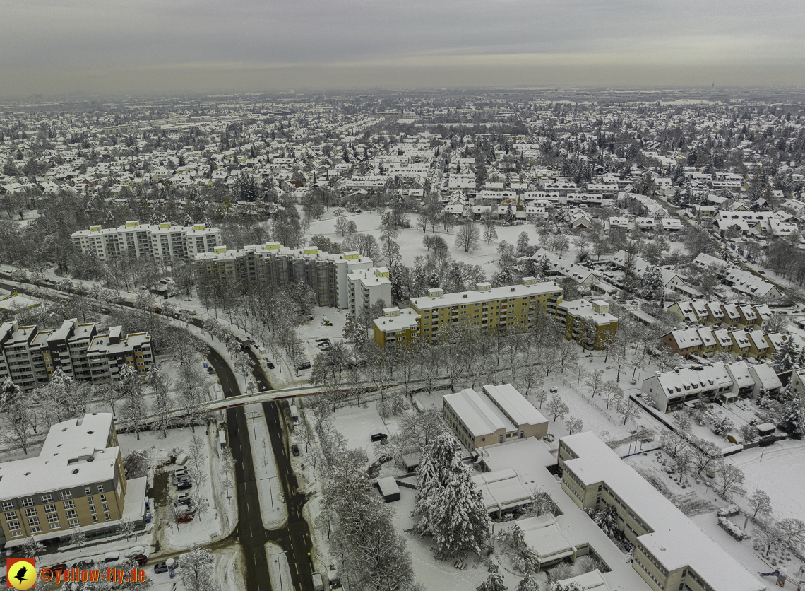 05.12.2021 - Karl-Marx-Ring und Marx-Zentrum in Neuperlach
