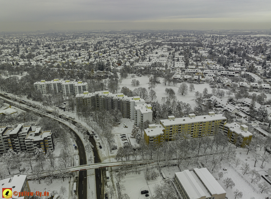 05.12.2021 - Karl-Marx-Ring und Marx-Zentrum in Neuperlach