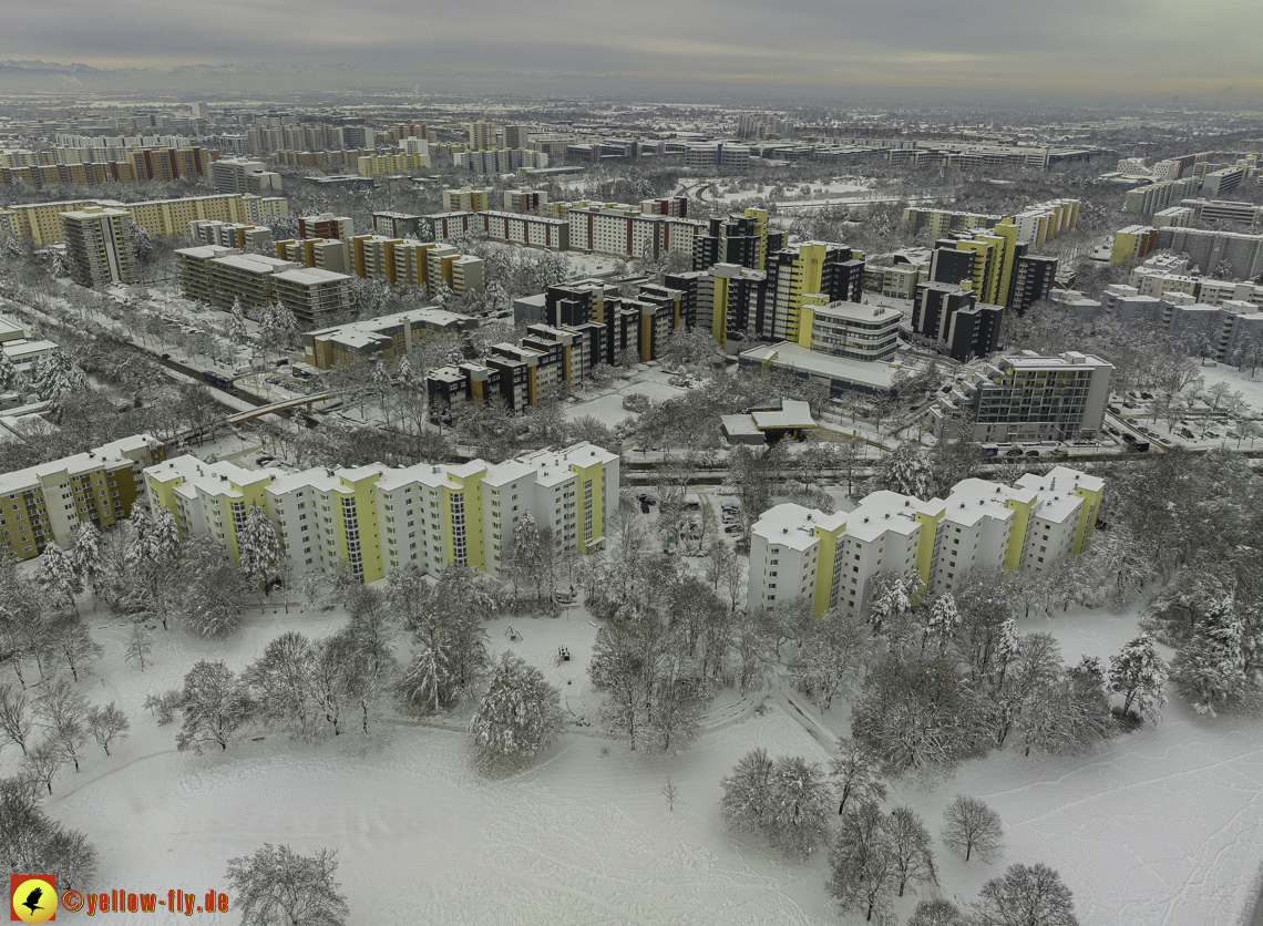05.12.2021 - Karl-Marx-Ring und Marx-Zentrum in Neuperlach