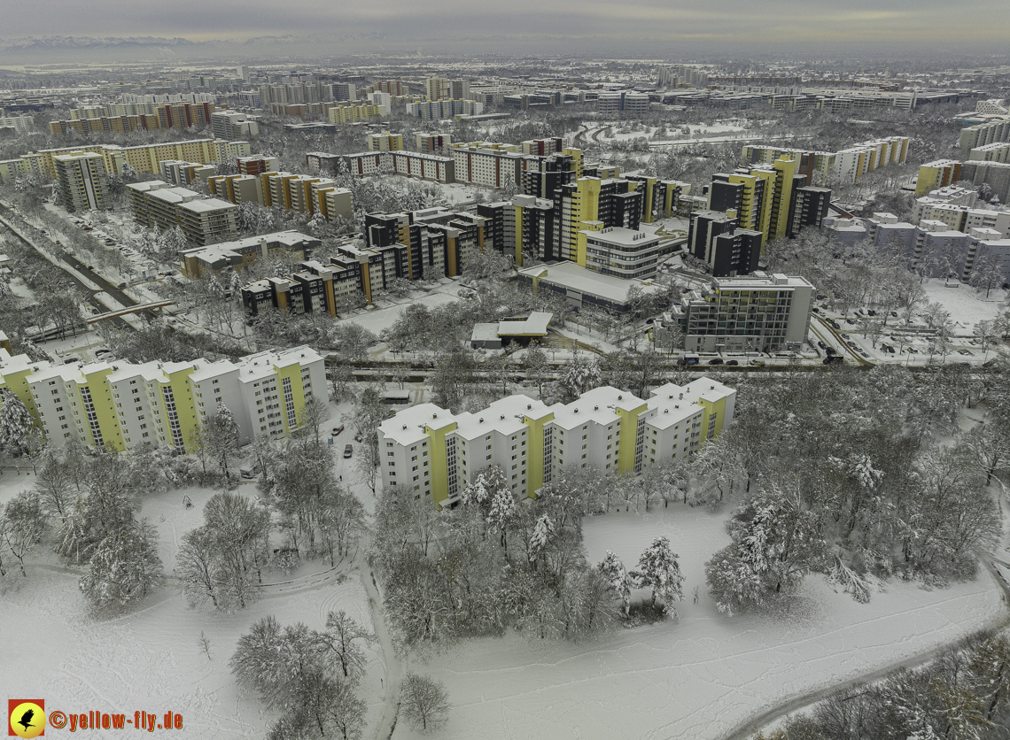 05.12.2021 - Karl-Marx-Ring und Marx-Zentrum in Neuperlach