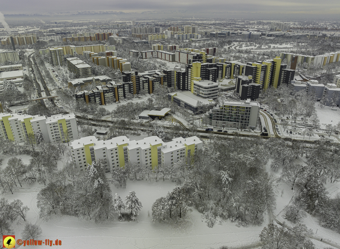 05.12.2021 - Karl-Marx-Ring und Marx-Zentrum in Neuperlach