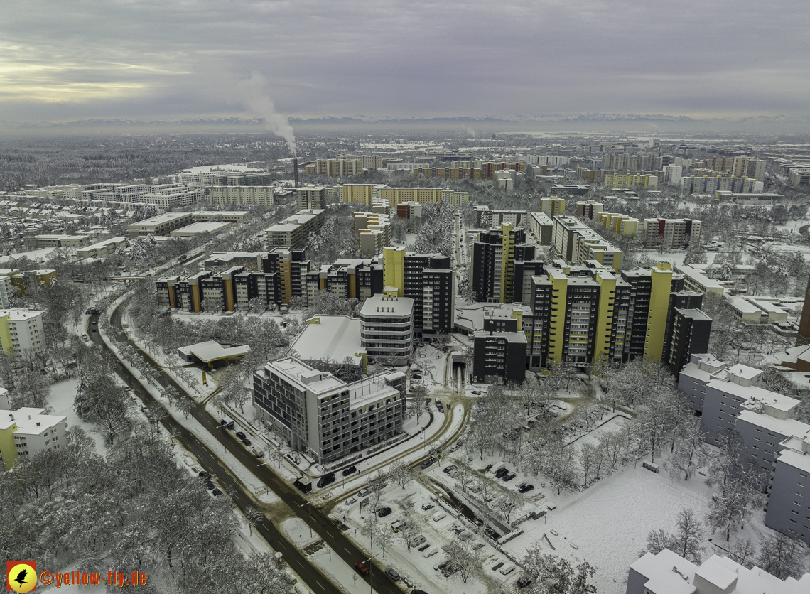 05.12.2021 - Karl-Marx-Ring und Marx-Zentrum in Neuperlach