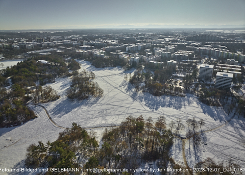 07.12.2023 - Ostpark mit Schnee und Eis in Berg am Laim