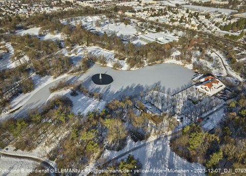 07.12.2023 - Ostpark mit Schnee und Eis in Berg am Laim