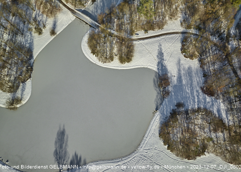 07.12.2023 - Ostpark mit Schnee und Eis in Berg am Laim