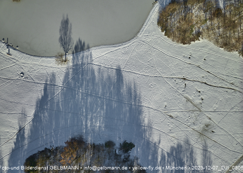 07.12.2023 - Ostpark mit Schnee und Eis in Berg am Laim