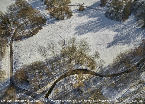 07.12.2023 - Ostpark mit Schnee und Eis in Berg am Laim