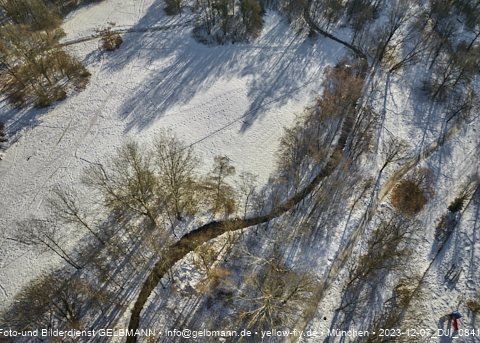 07.12.2023 - Ostpark mit Schnee und Eis in Berg am Laim