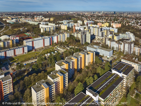30.01.2024 - Marx-Zentrum, Studentenwohnheim und Wohnanlage Karl-Marx-Ring 52-62 und KMR 53-57c