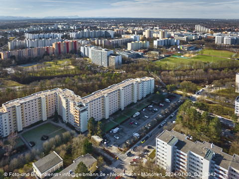 30.01.2024 - Marx-Zentrum, Studentenwohnheim und Wohnanlage Karl-Marx-Ring 52-62 und KMR 53-57c