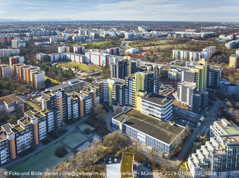 30.01.2024 - Marx-Zentrum, Studentenwohnheim und Wohnanlage Karl-Marx-Ring 52-62 und KMR 53-57c
