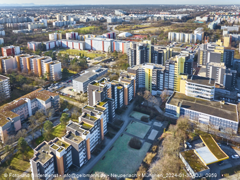 30.01.2024 - Marx-Zentrum, Studentenwohnheim und Wohnanlage Karl-Marx-Ring 52-62 und KMR 53-57c