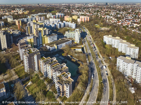 30.01.2024 - Marx-Zentrum, Studentenwohnheim und Wohnanlage Karl-Marx-Ring 52-62 und KMR 53-57c