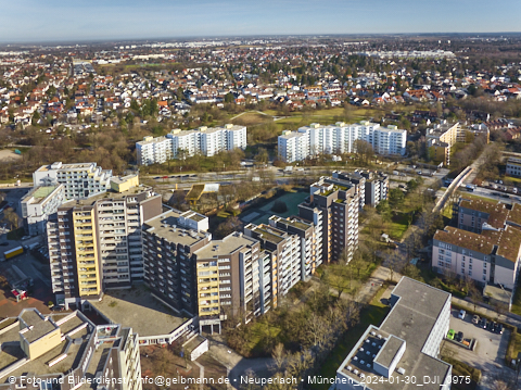 30.01.2024 - Marx-Zentrum, Studentenwohnheim und Wohnanlage Karl-Marx-Ring 52-62 und KMR 53-57c