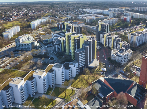 30.01.2024 - Marx-Zentrum, Studentenwohnheim und Wohnanlage Karl-Marx-Ring 52-62 und KMR 53-57c