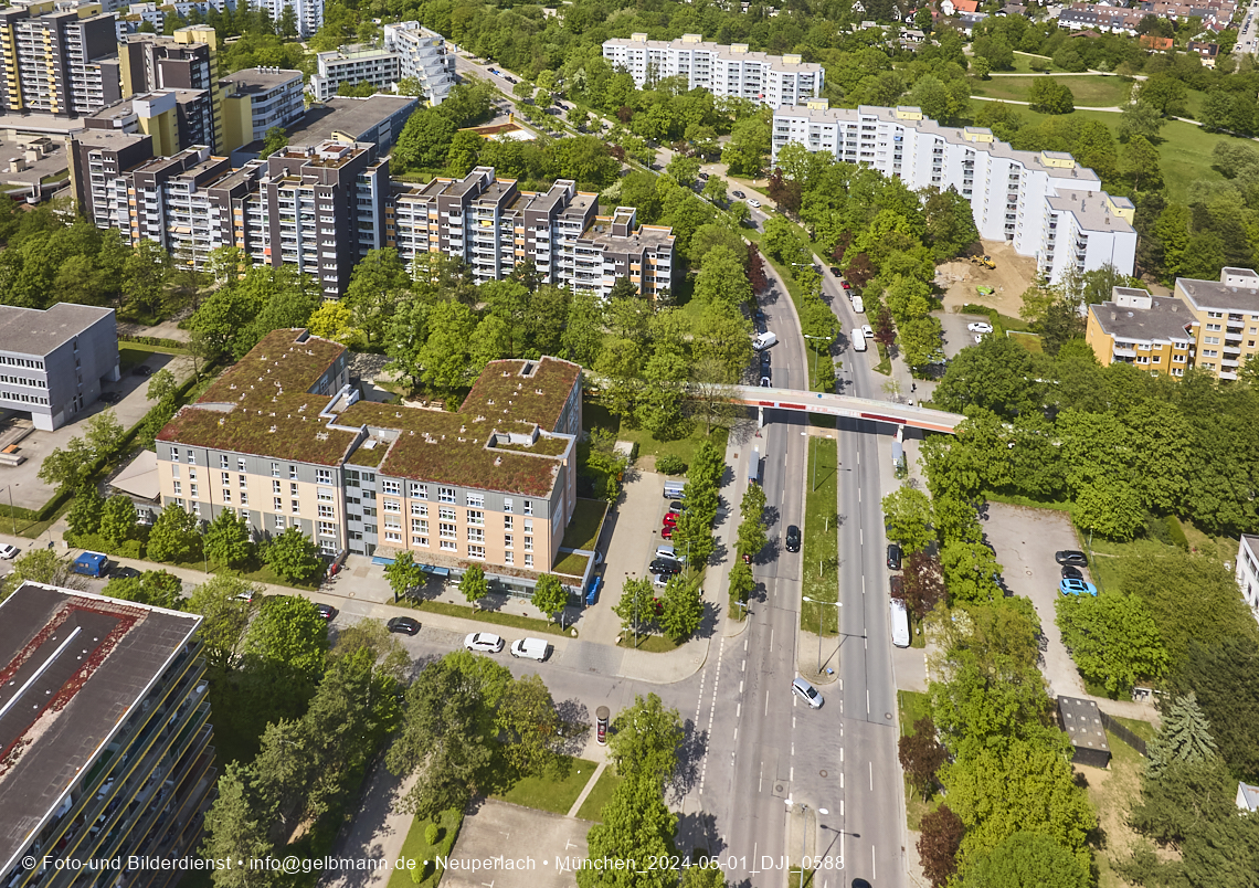 30.04.2025 - Wohnanlage Karl-Marx-Ring 52-62 und das Marx-Zentrum in Neuperlach