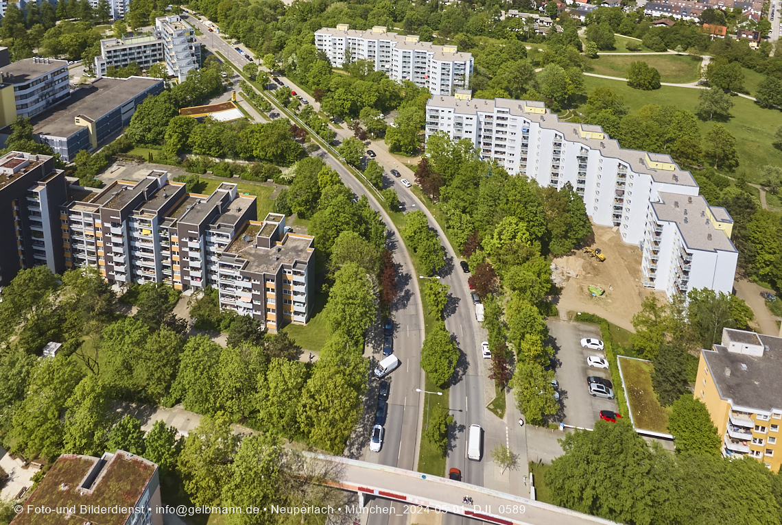 30.04.2025 - Wohnanlage Karl-Marx-Ring 52-62 und das Marx-Zentrum in Neuperlach