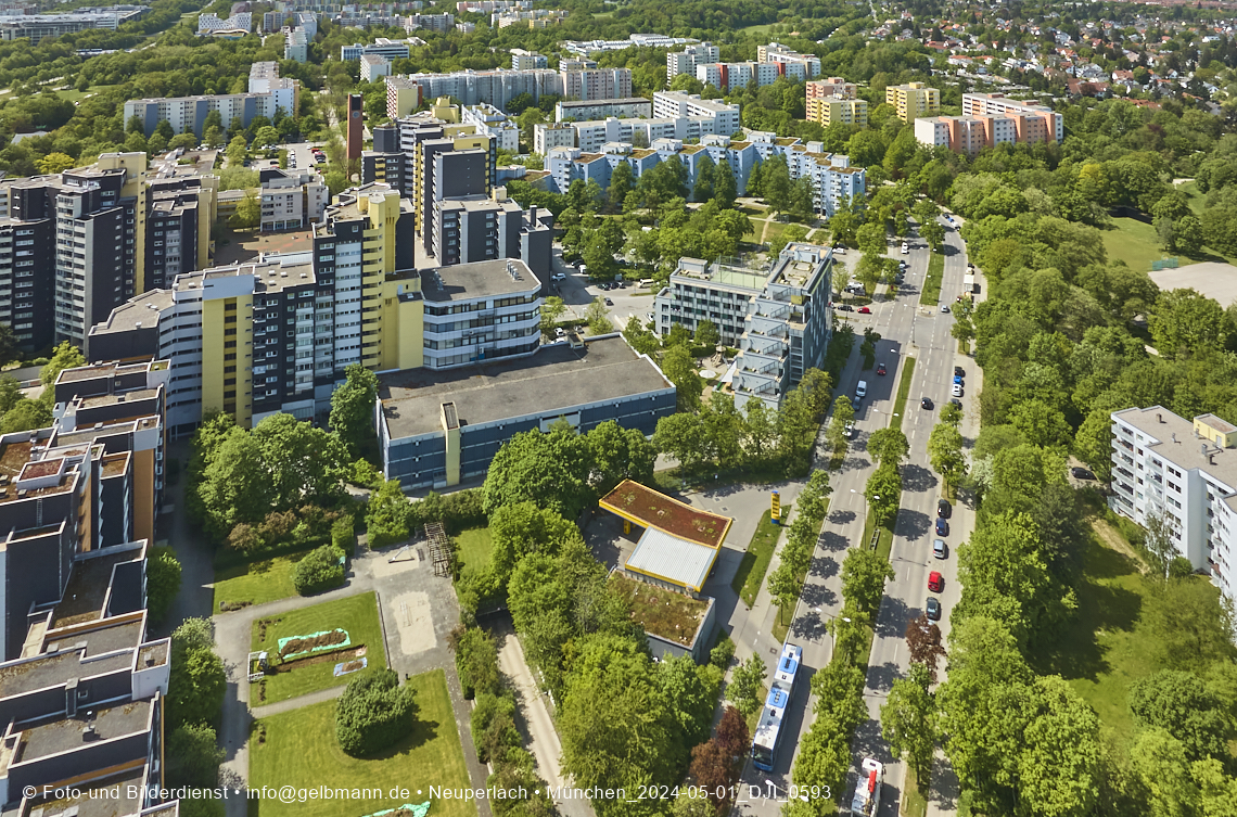30.04.2025 - Wohnanlage Karl-Marx-Ring 52-62 und das Marx-Zentrum in Neuperlach