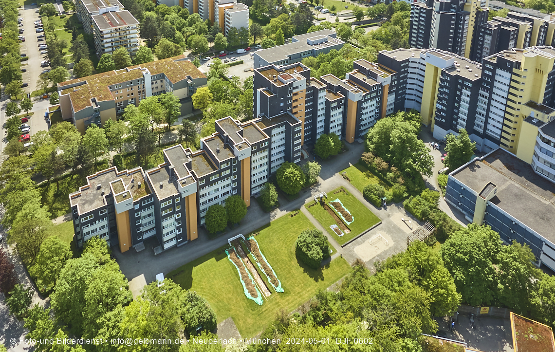 30.04.2025 - Wohnanlage Karl-Marx-Ring 52-62 und das Marx-Zentrum in Neuperlach