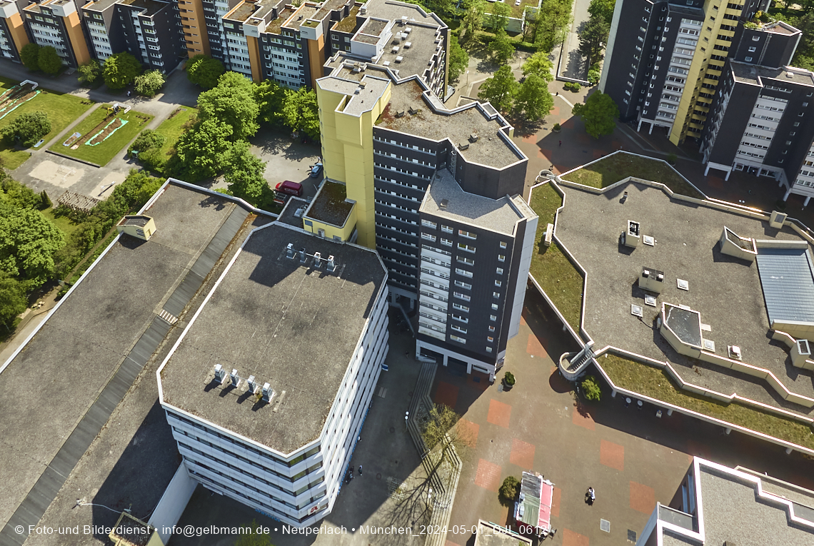 30.04.2025 - Wohnanlage Karl-Marx-Ring 52-62 und das Marx-Zentrum in Neuperlach