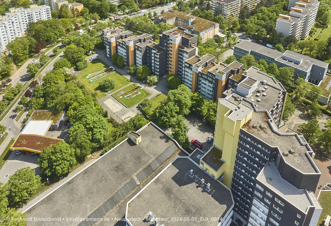 30.04.2025 - Wohnanlage Karl-Marx-Ring 52-62 und das Marx-Zentrum in Neuperlach