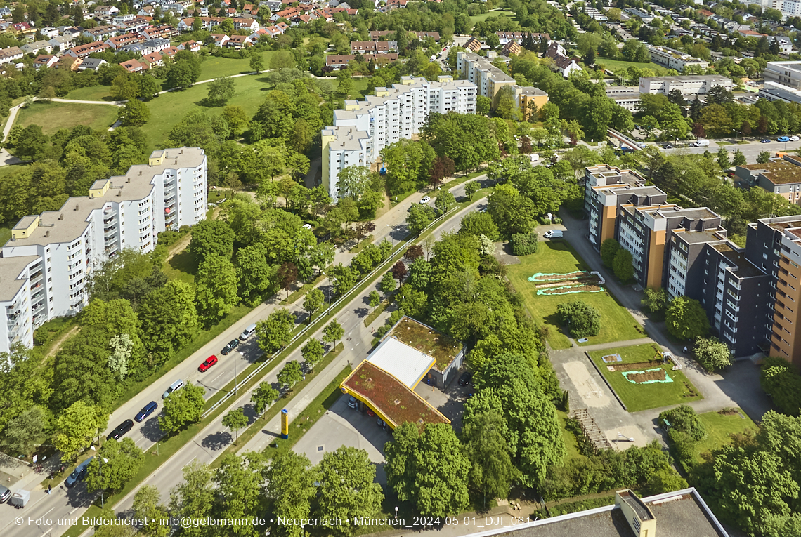 30.04.2025 - Wohnanlage Karl-Marx-Ring 52-62 und das Marx-Zentrum in Neuperlach
