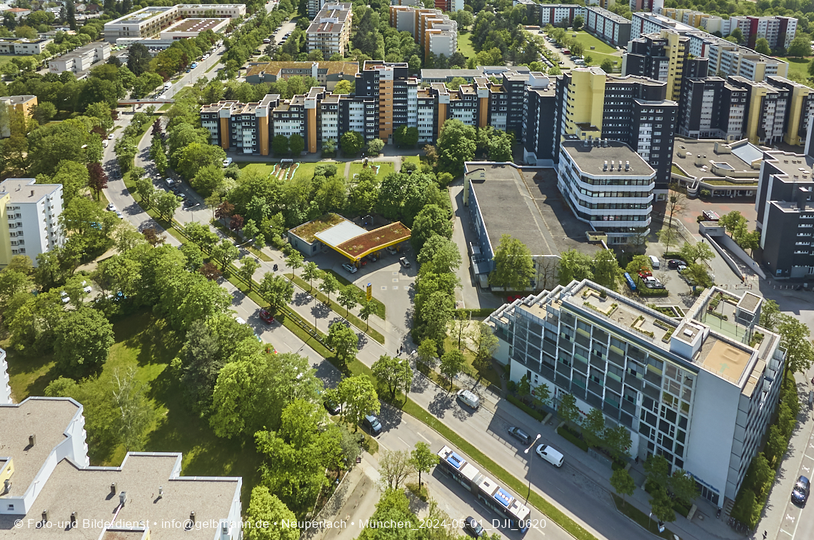 30.04.2025 - Wohnanlage Karl-Marx-Ring 52-62 und das Marx-Zentrum in Neuperlach