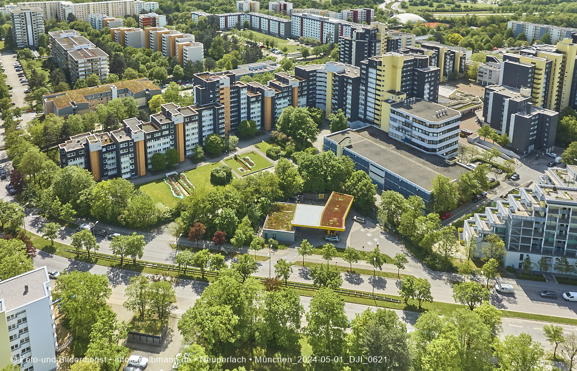 30.04.2025 - Wohnanlage Karl-Marx-Ring 52-62 und das Marx-Zentrum in Neuperlach