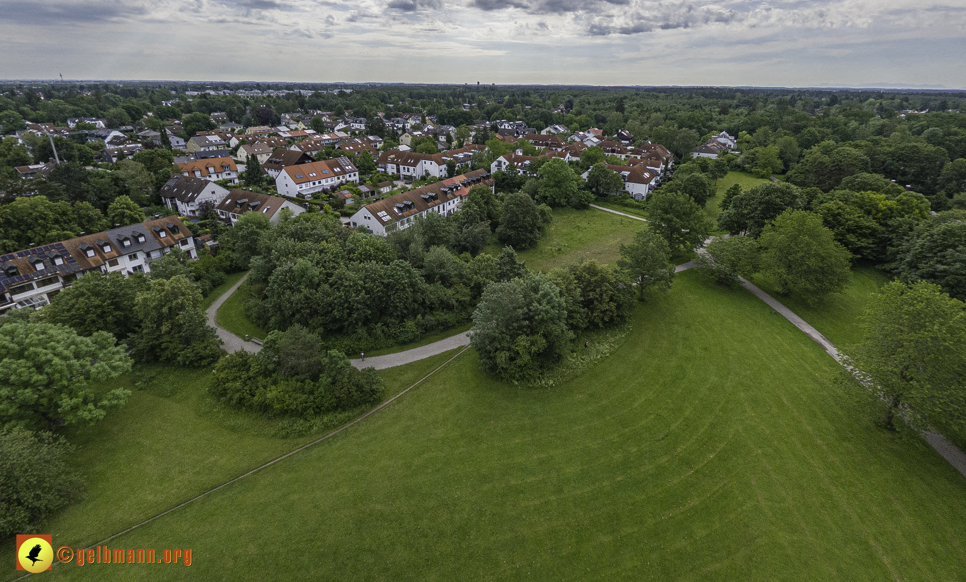 06.06.2024 - Luftbilder der Wohnanlage am Karl-Marx-Ring 52-62 und dem Marx-Zentrum in Neuperlach