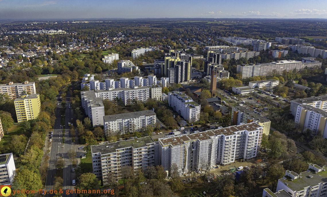 29.10.2024 - das Marx-Zentrum und Wohnanlage am Karl-Marx-Ring 52-62
