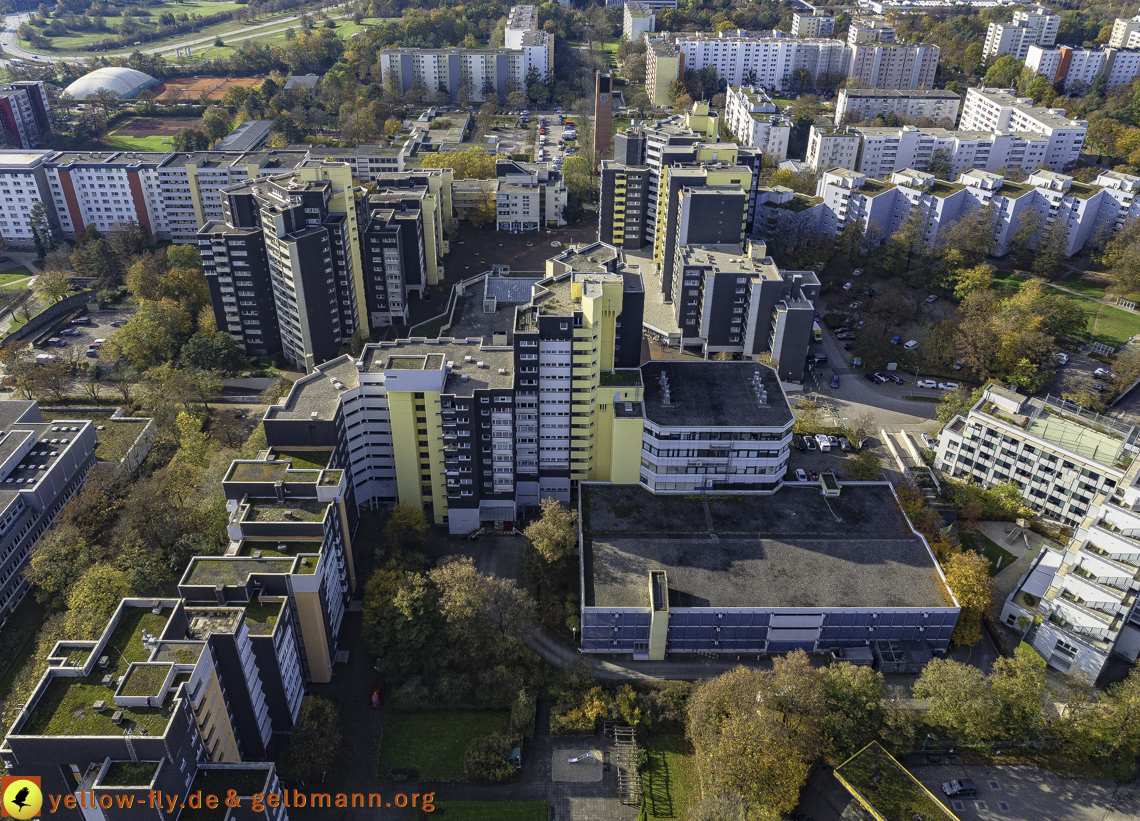 29.10.2024 - das Marx-Zentrum und Wohnanlage am Karl-Marx-Ring 52-62