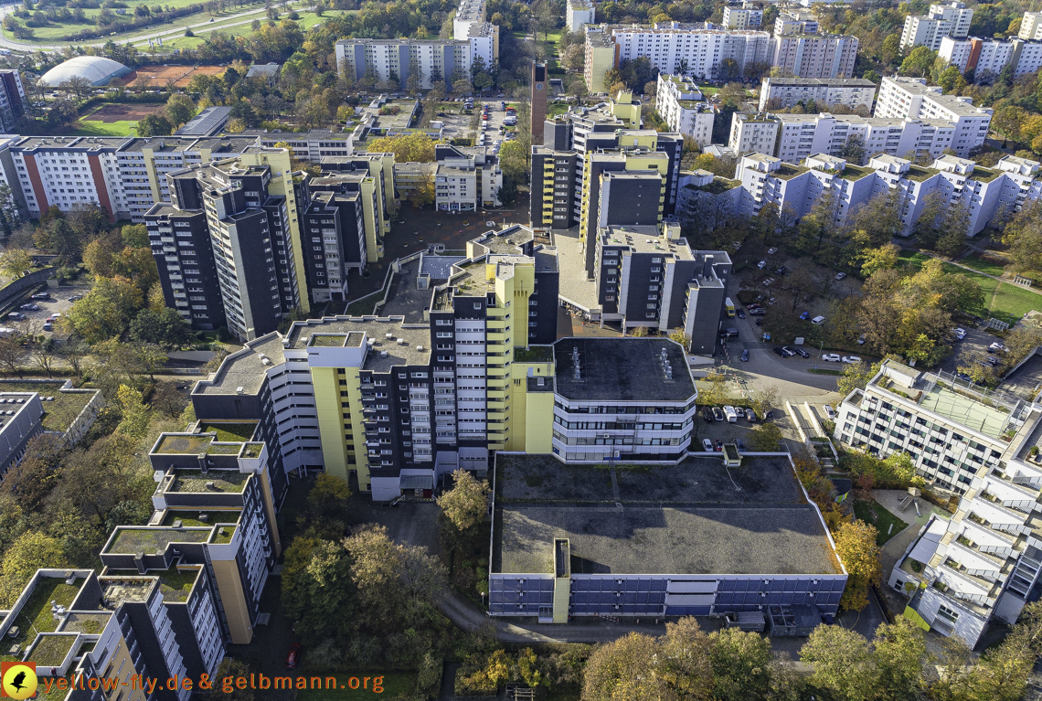 29.10.2024 - das Marx-Zentrum und Wohnanlage am Karl-Marx-Ring 52-62