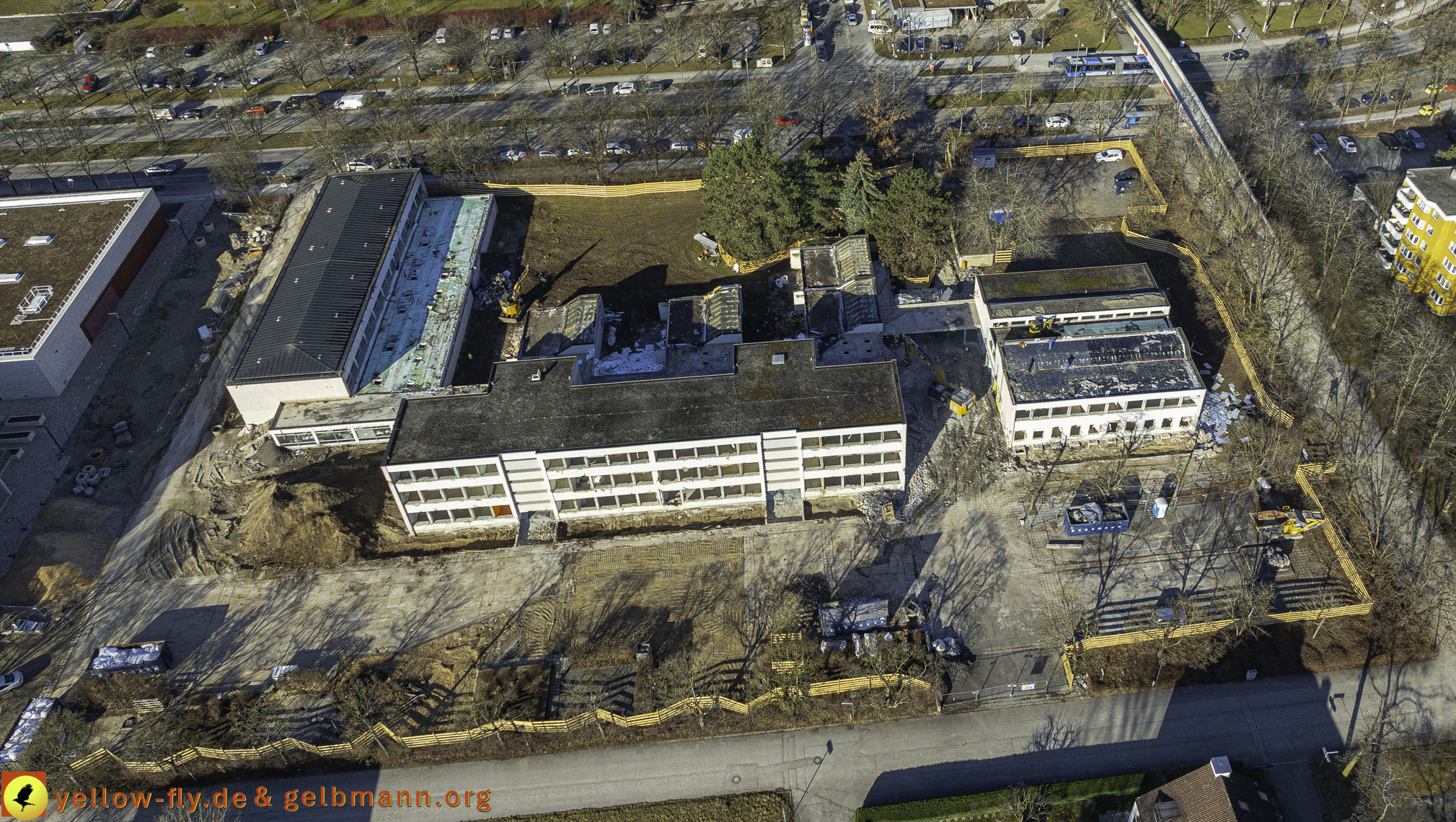 06.03.2025 - Abriss der Grundschule am Karl-Marx-Ring in Neuperlach