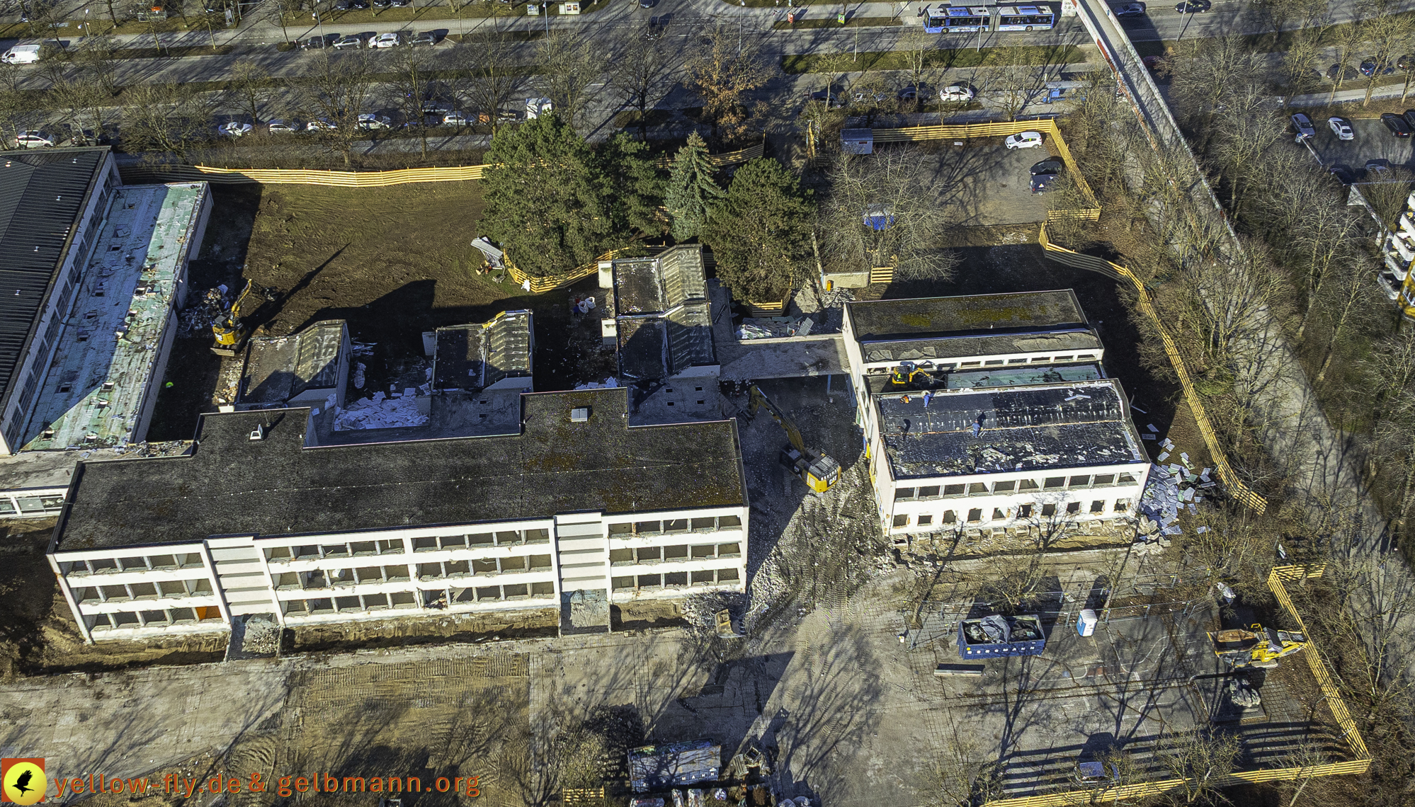 06.03.2025 - Abriss der Grundschule am Karl-Marx-Ring in Neuperlach